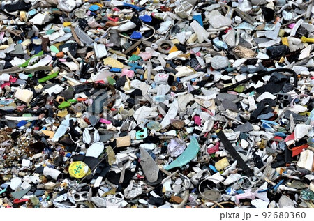 廃棄物の破砕チップ 廃棄物の破砕チップ 92680360