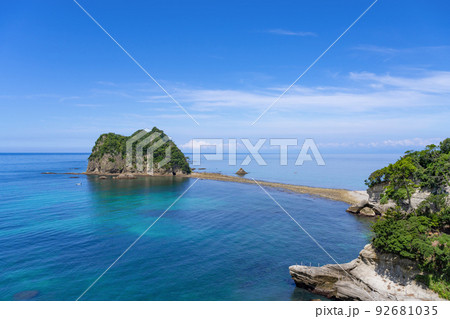 静岡県西伊豆町　トンボロ現象　三四郎島 92681035