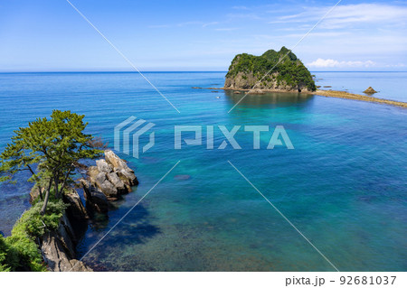 静岡県西伊豆町　トンボロ現象　三四郎島 92681037