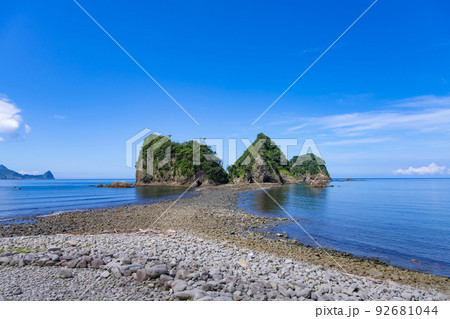 静岡県西伊豆町　トンボロ現象　三四郎島 92681044