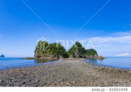 静岡県西伊豆町　トンボロ現象　三四郎島 92681046