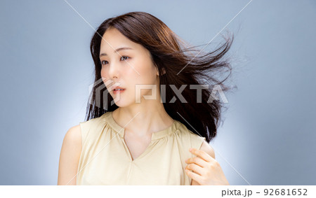 ビューティー　女性　髪 92681652