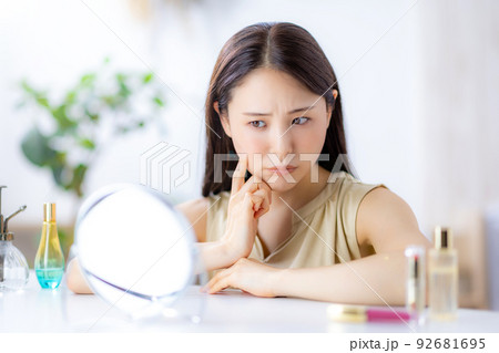 美容 困る 女性 美容 困る 女性 92681695