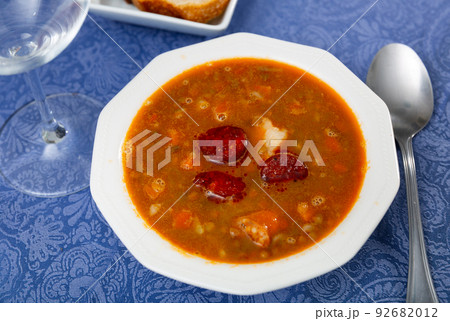 Potaje de lentejas, thick hearty lentil stew Potaje de lentejas, thick hearty lentil stew 92682012