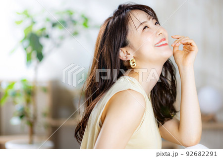 ビューティー　女性 92682291