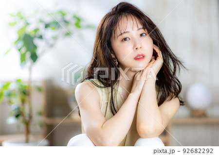 ビューティー　女性 92682292