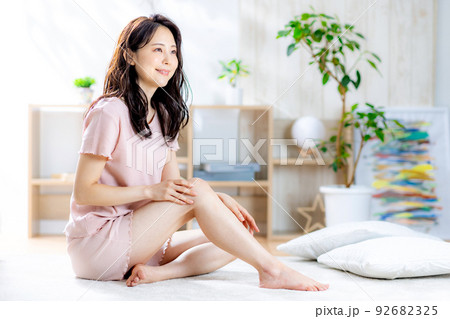 女性 足 保湿 女性 足 保湿 92682325