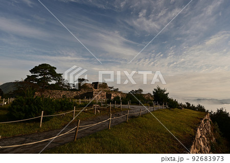 竹田城の雲海 竹田城の雲海 92683973