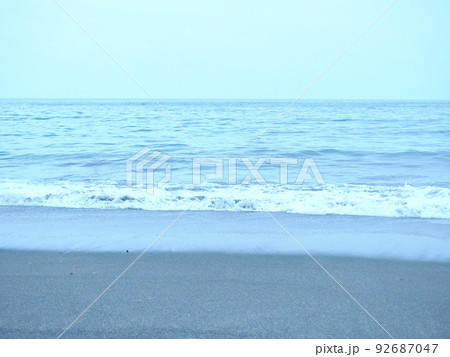 海岸　海辺 92687047