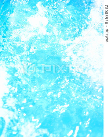 プールの水面　波模様 92688082