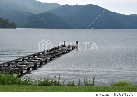 【長野県信濃町】野尻湖の桟橋 【長野県信濃町】野尻湖の桟橋 92688270