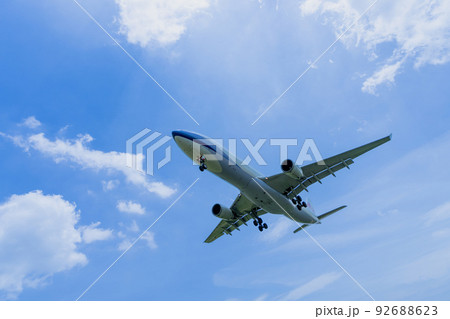 《飛行機》エアバス Airbus A330-300 A330-302 《飛行機》エアバス Airbus A330-300 A330-302 92688623