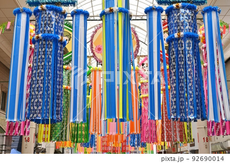 一宮七夕祭りの飾りつけ 一宮七夕祭りの飾りつけ 92690014