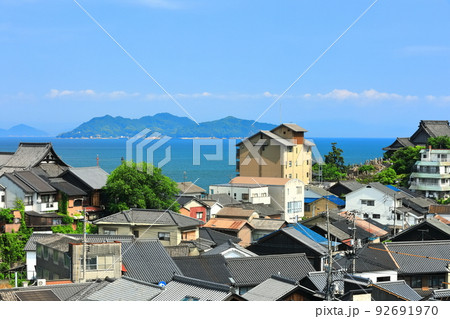 【広島県】晴天の鞆の浦の眺め 92691970
