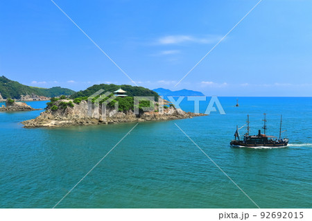 【広島県】快晴の平成いろは丸と弁天島（鞆の浦） 92692015