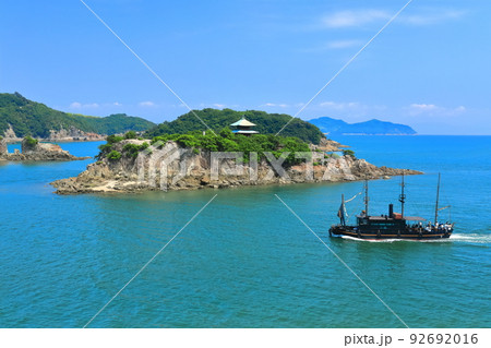 【広島県】快晴の平成いろは丸と弁天島（鞆の浦） 92692016