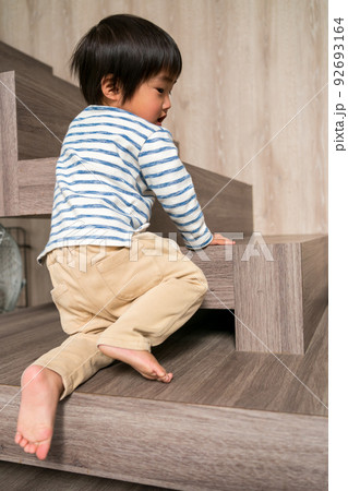10 months old 92693164