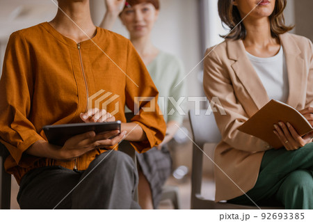 女性の集会/セミナー/会合など 92693385