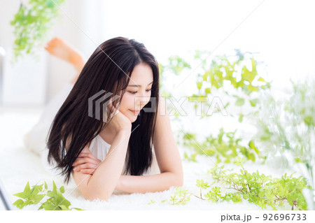 女性 ビューティー 美容 メイク スキンケア 女性 ビューティー 美容 メイク スキンケア 92696733