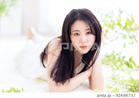 女性 ビューティー 美容 メイク スキンケア 女性 ビューティー 美容 メイク スキンケア 92696737