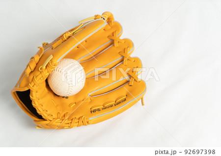 野球の用具 92697398