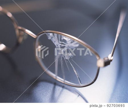 Old broken spectacles Old broken spectacles 92703693