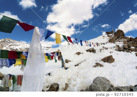インド・ラダック カルドゥン峠のタルチョ / Khardung La Pass インド・ラダック カルドゥン峠のタルチョ / Khardung La Pass 92710345