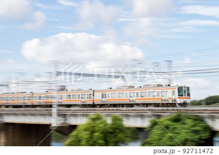 【東海道本線】庄内川を渡る回送列車 92711472