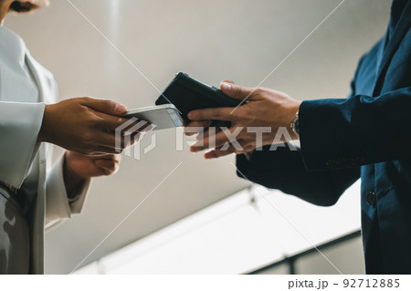 ビジネスとスマホ 92712885