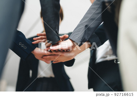 ビジネス チーム 団結 ビジネス チーム 団結 92716615