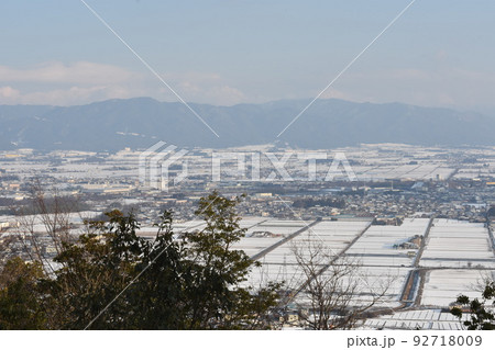 冬の猪子山から望む東近江市 冬の猪子山から望む東近江市 92718009