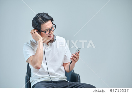 ライフスタイル 音楽 音楽鑑賞 92719537