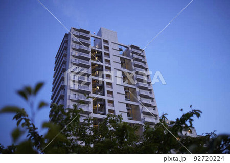 夜のマンション 夜のマンション 92720224