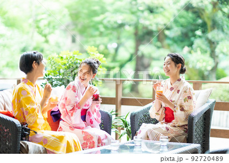 温泉旅行　浴衣　女子旅 92720489