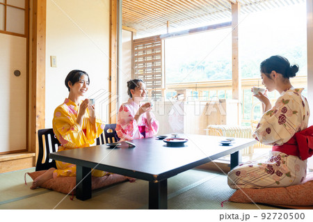 温泉旅行 浴衣 女子旅 温泉旅行 浴衣 女子旅 92720500