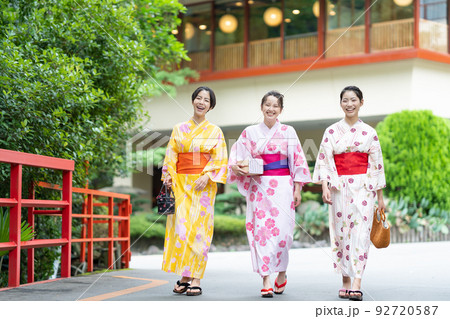 温泉旅行　浴衣　女子旅 92720587