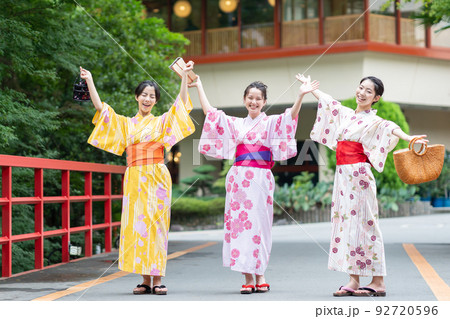 温泉旅行　浴衣　女子旅 92720596