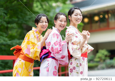 温泉旅行 浴衣 女子旅 温泉旅行 浴衣 女子旅 92720611