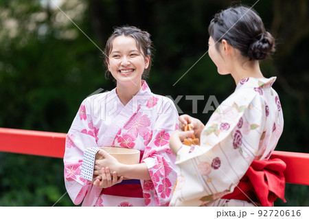 温泉旅行 浴衣 女子旅 温泉旅行 浴衣 女子旅 92720616