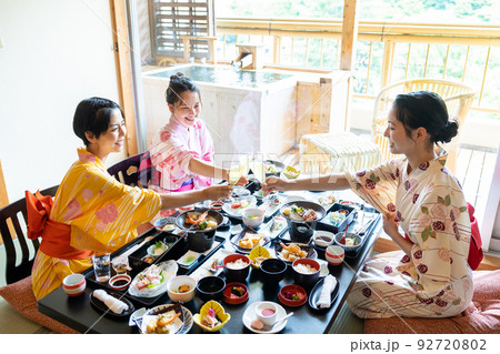 温泉旅行　浴衣　女子旅 92720802