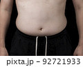 中高年の肥満男性のお腹 92721933