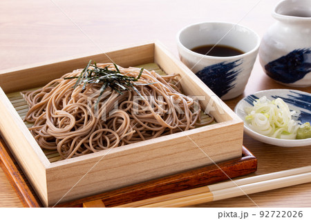 ざる蕎麦を食べる 92722026