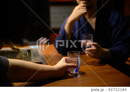 日本家屋で飲むお酒 日本家屋で飲むお酒 92722184