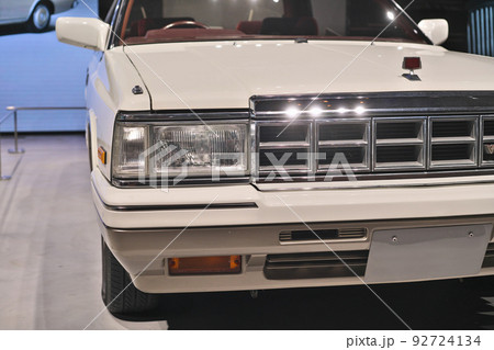 ショールームに展示されている自動車(ローレル) ショールームに展示されている自動車(ローレル) 92724134