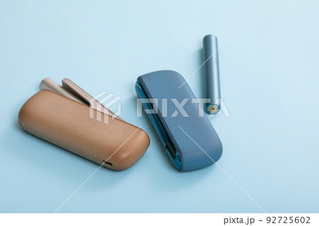 電子タバコ　cigarette 92725602