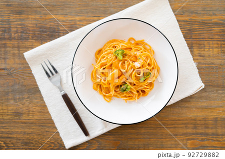 海老のトマトクリームパスタ 海老のトマトクリームパスタ 92729882