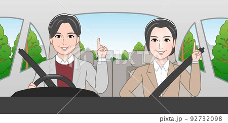 車に乗っている男女 車に乗っている男女 92732098