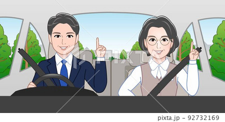 車に乗っている男女 車に乗っている男女 92732169