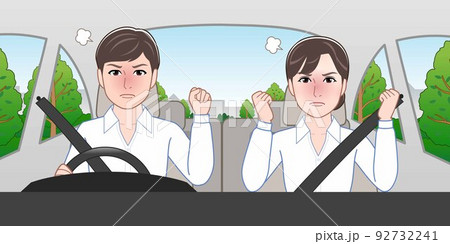 車に乗っている男女 92732241