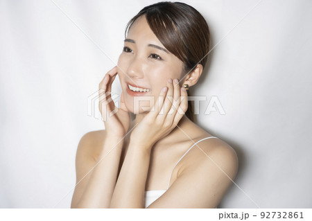 女性 ビューティー スキンケア 美容 20代 女性 ビューティー スキンケア 美容 20代 92732861